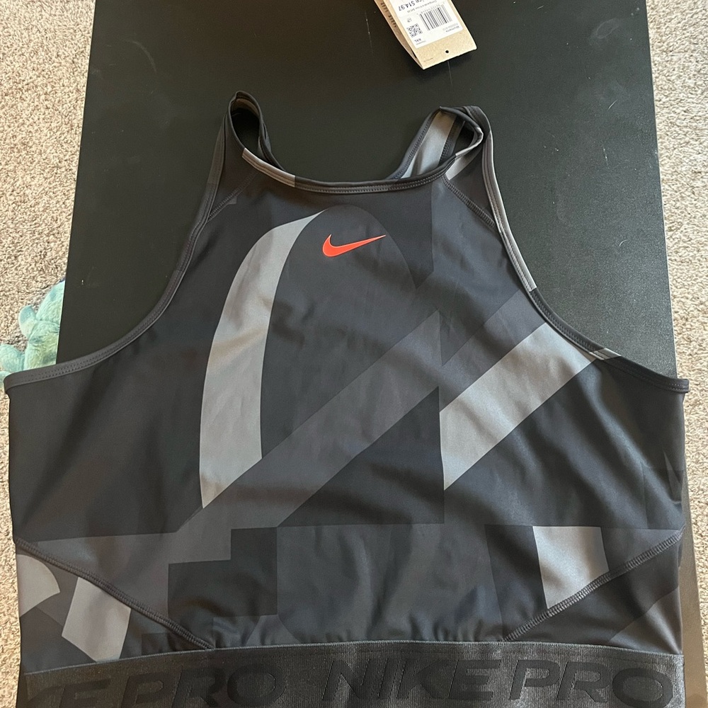 Nike Pro Charcoal and Black Activewear